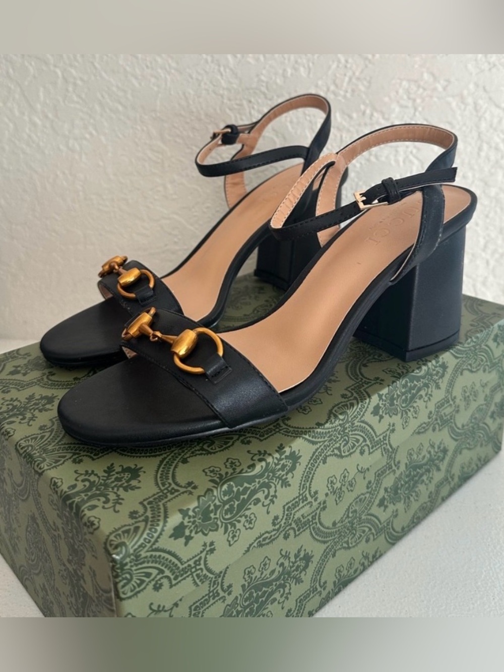 NIB gg horsebit heels size 38 black and gold